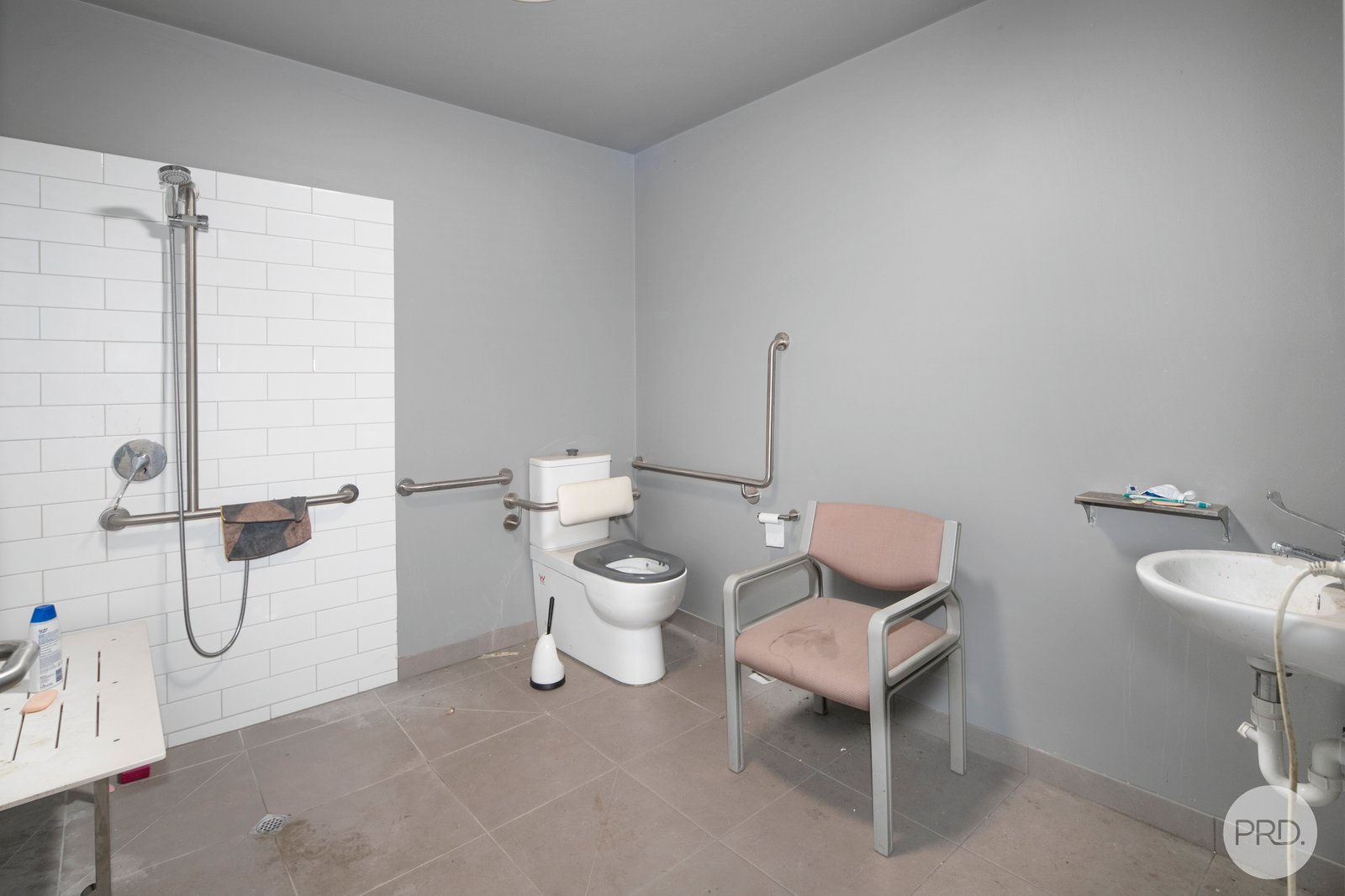 117 Elsworth Street East  CANADIAN 5