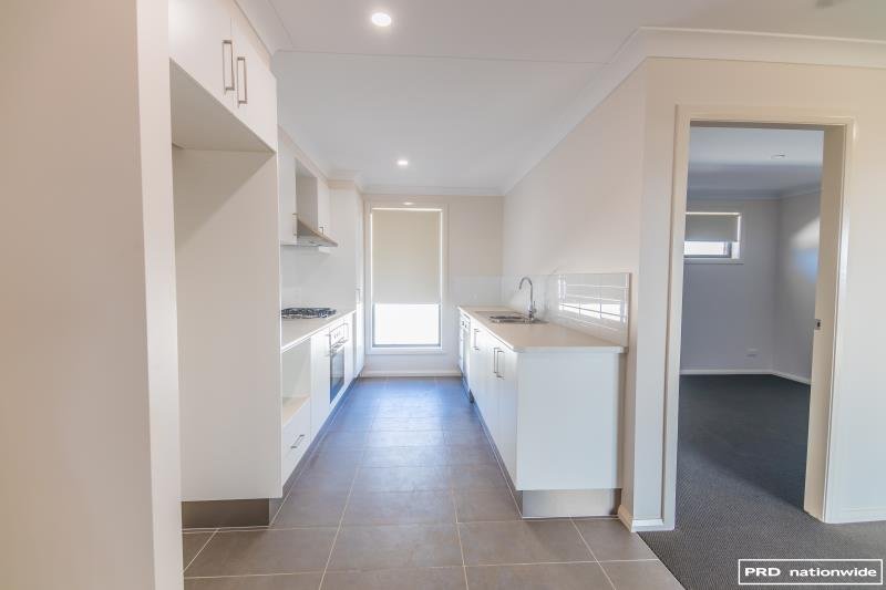 1/17 Galah Drive TAMWORTH 2