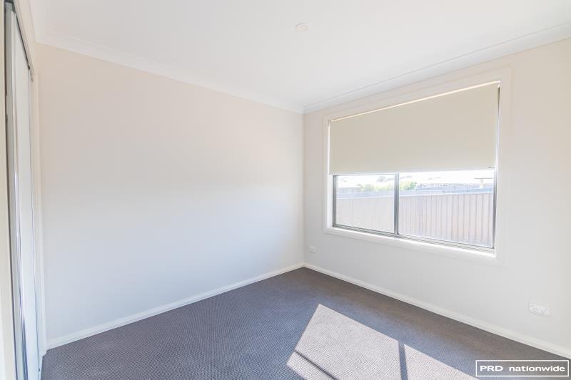 1/17 Galah Drive TAMWORTH 5