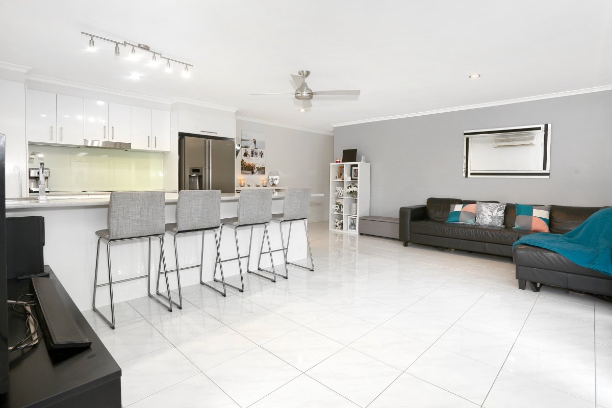 1/17 Galloway Drive ASHMORE 2