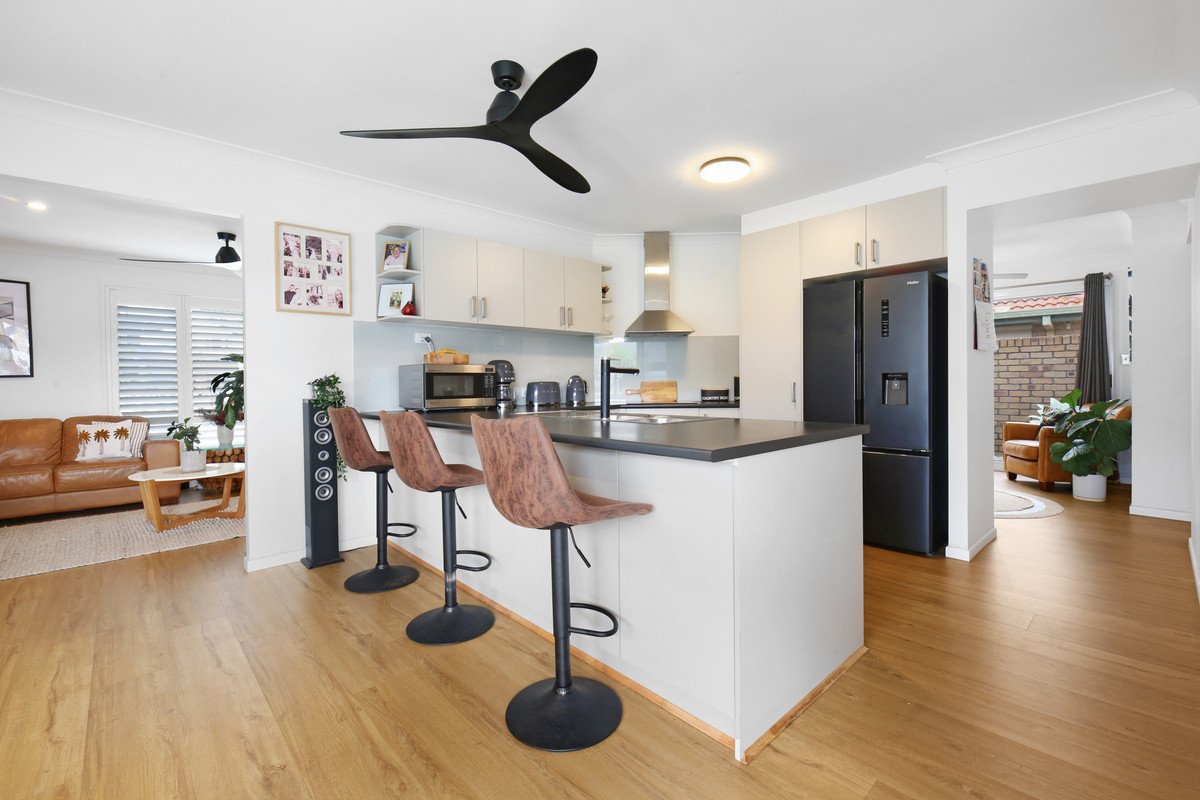 117 Honeyeater Drive Burleigh Waters 6