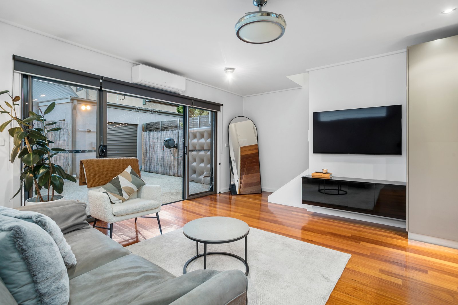 Gallery: 1/17 Hotham Street
