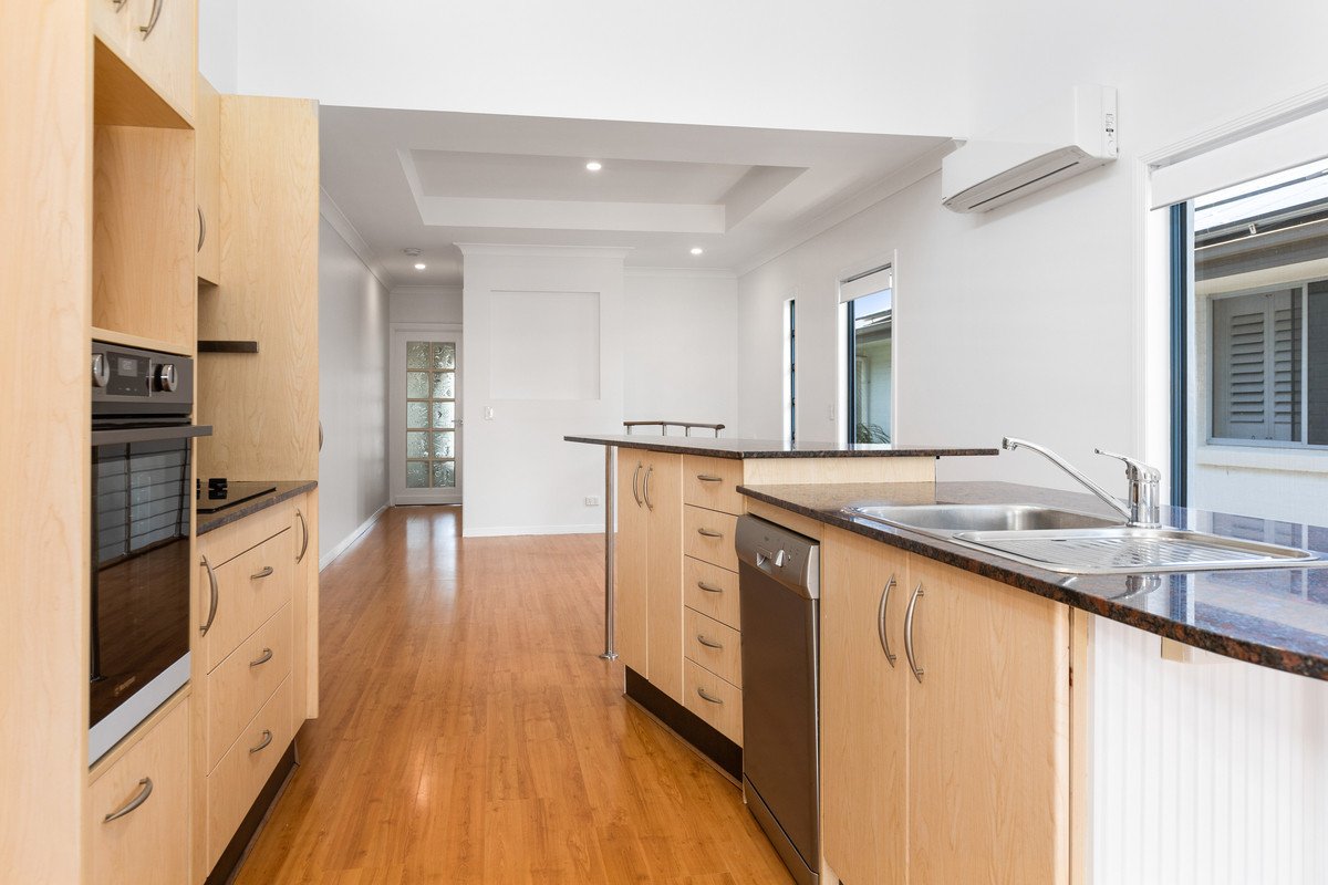 1/17 Twenty Seventh Avenue Palm Beach 6