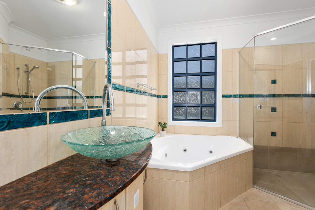 1/17 Twenty Seventh Avenue Palm Beach 13