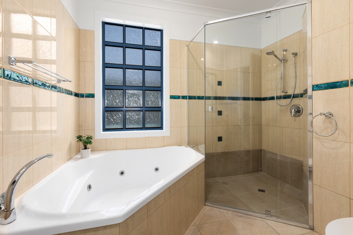 1/17 Twenty Seventh Avenue Palm Beach 12