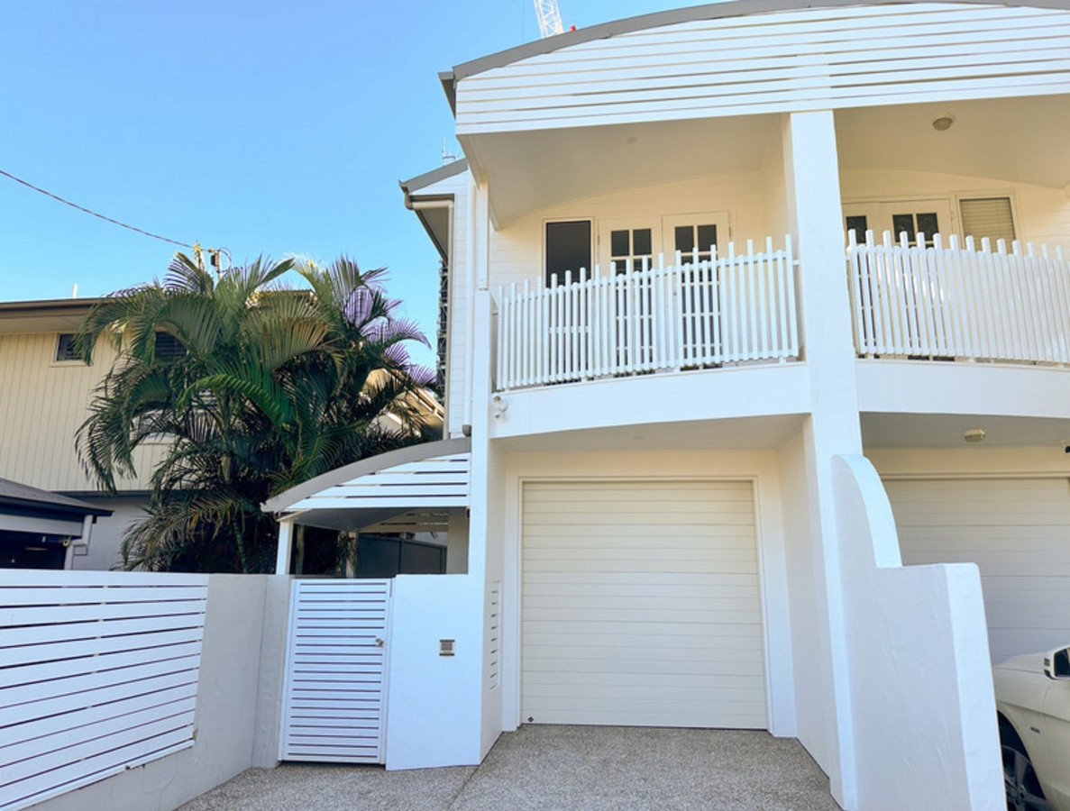 1/17 Twenty Seventh Avenue Palm Beach 17