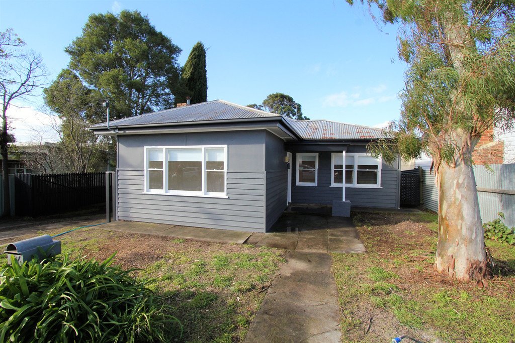 117 Yarrowee Street SEBASTOPOL 1