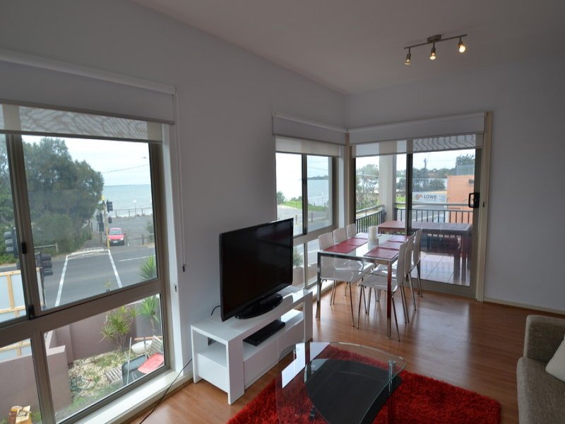 Gallery: 11/70 Beach Road
