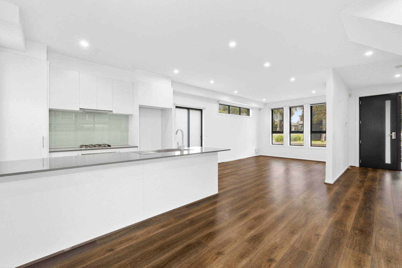 Gallery: 1/170 Ferntree Gully Road