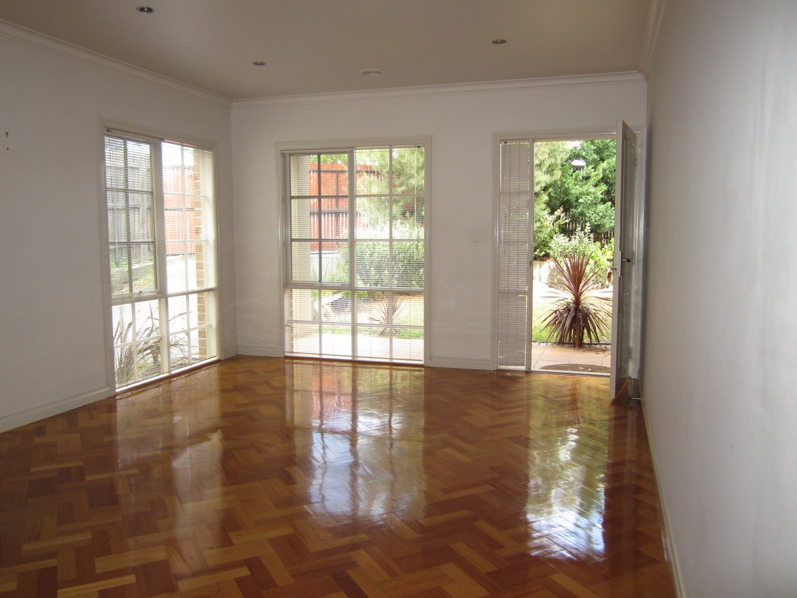 Gallery: 1175A Nepean Highway