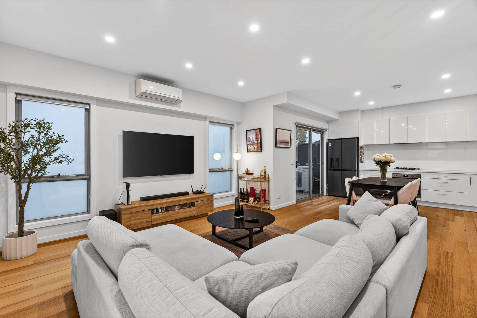 Gallery: 1/176 East Boundary Road