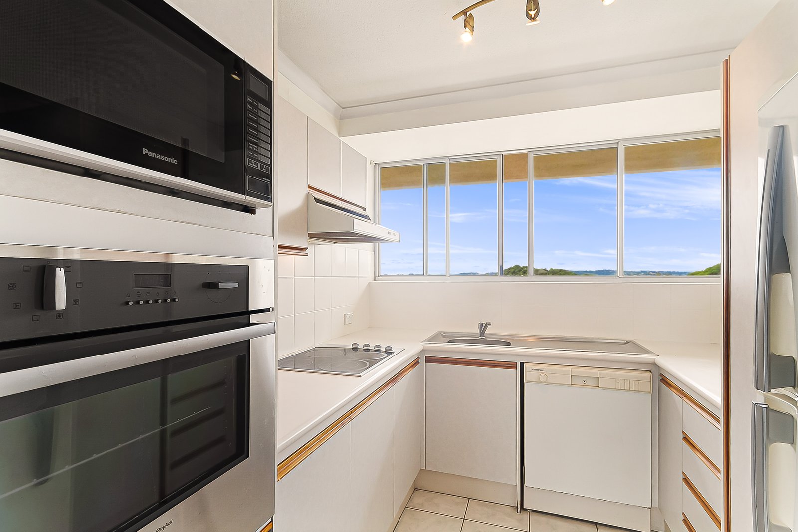 117/62-68 Marine Parade COOLANGATTA 5