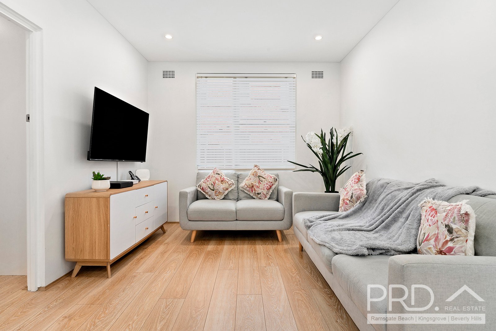 1/178 Chuter Avenue SANS SOUCI 3