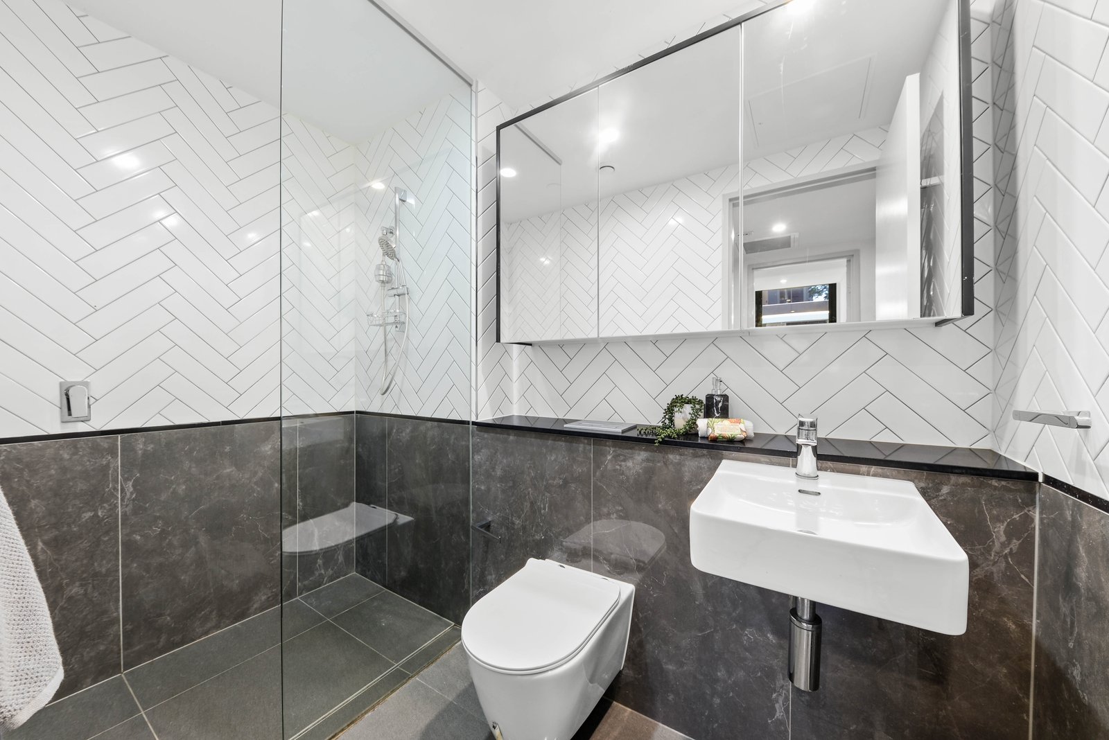 117/8 Studio Drive EASTGARDENS 8