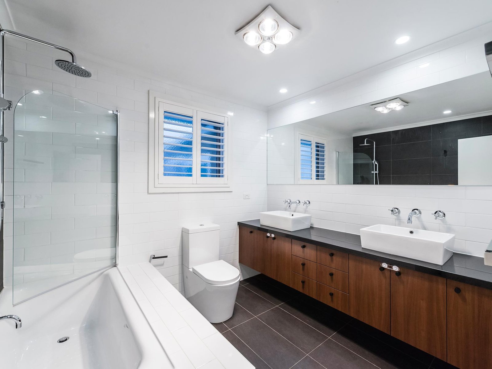 Gallery: 1/179 Beach Road