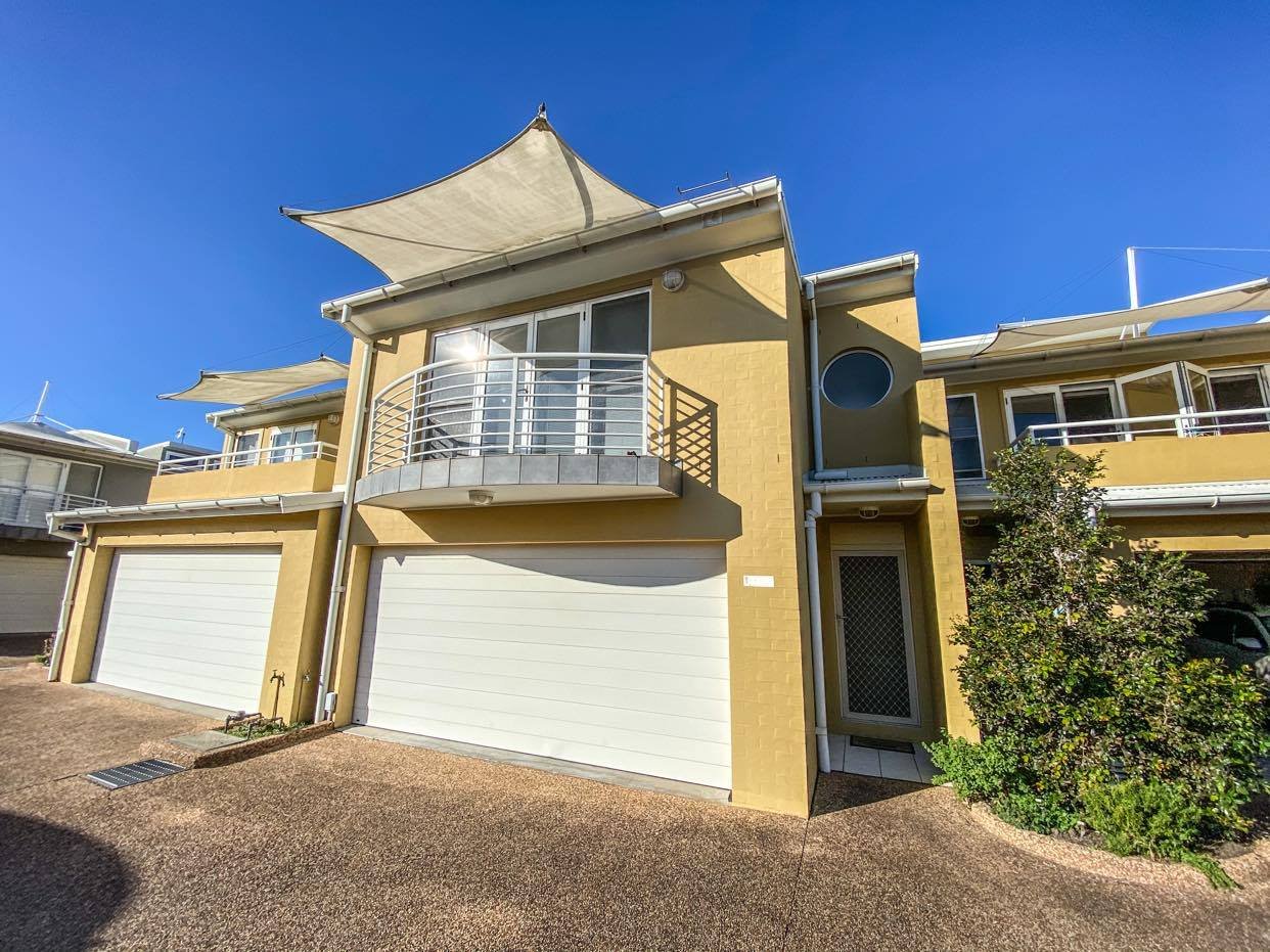 11/8 Ala Moana Way FINGAL BAY 1