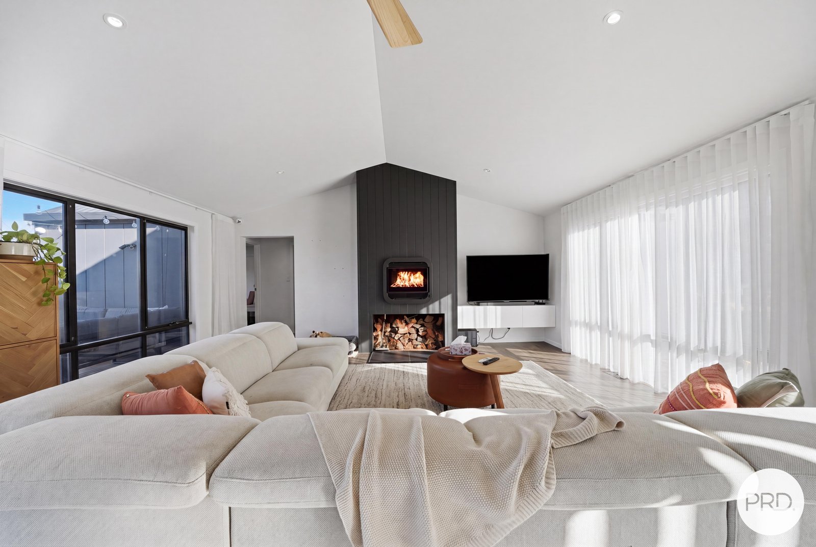 118 Cathedral Road MARGATE 3