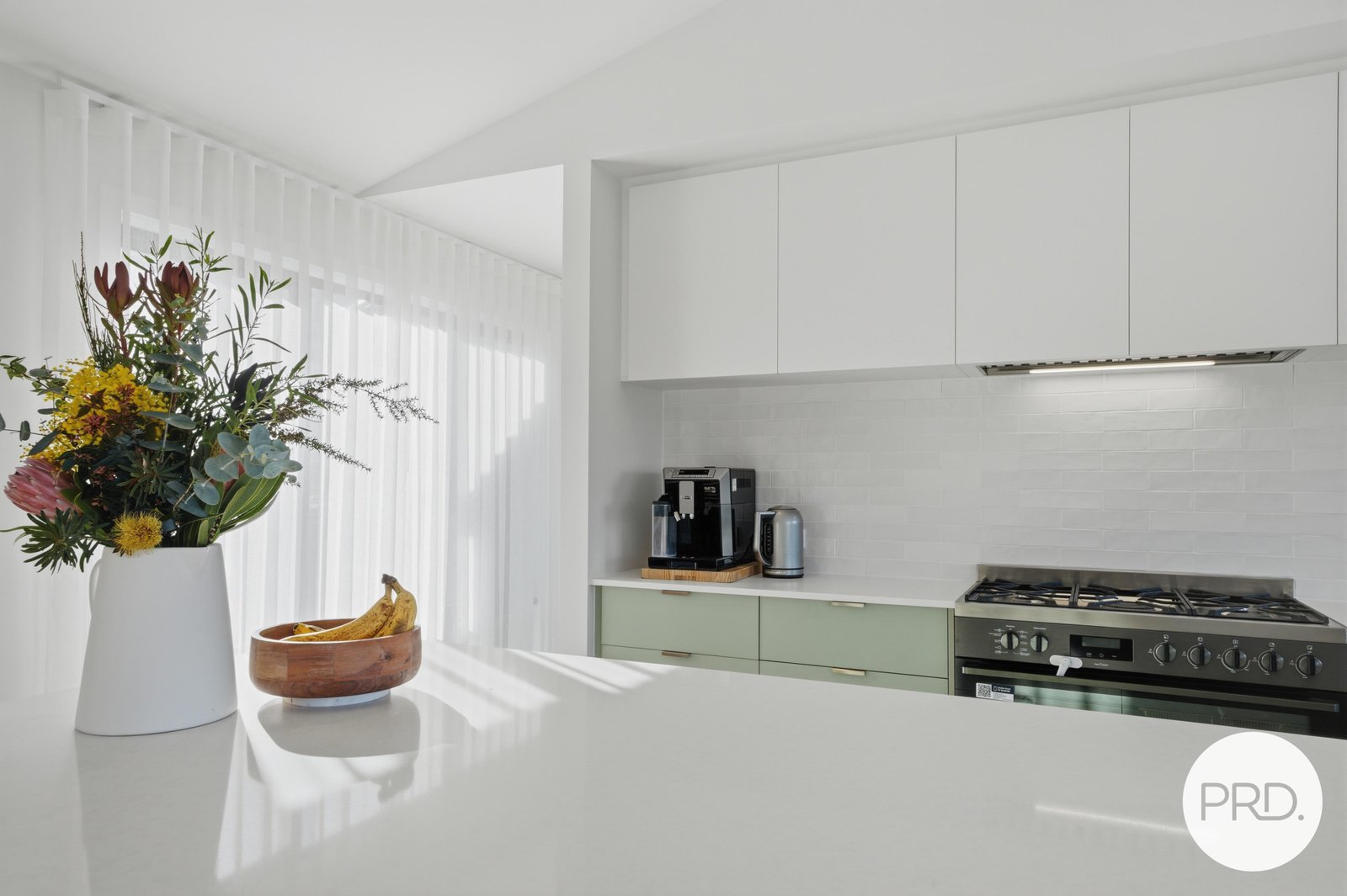118 Cathedral Road MARGATE 8