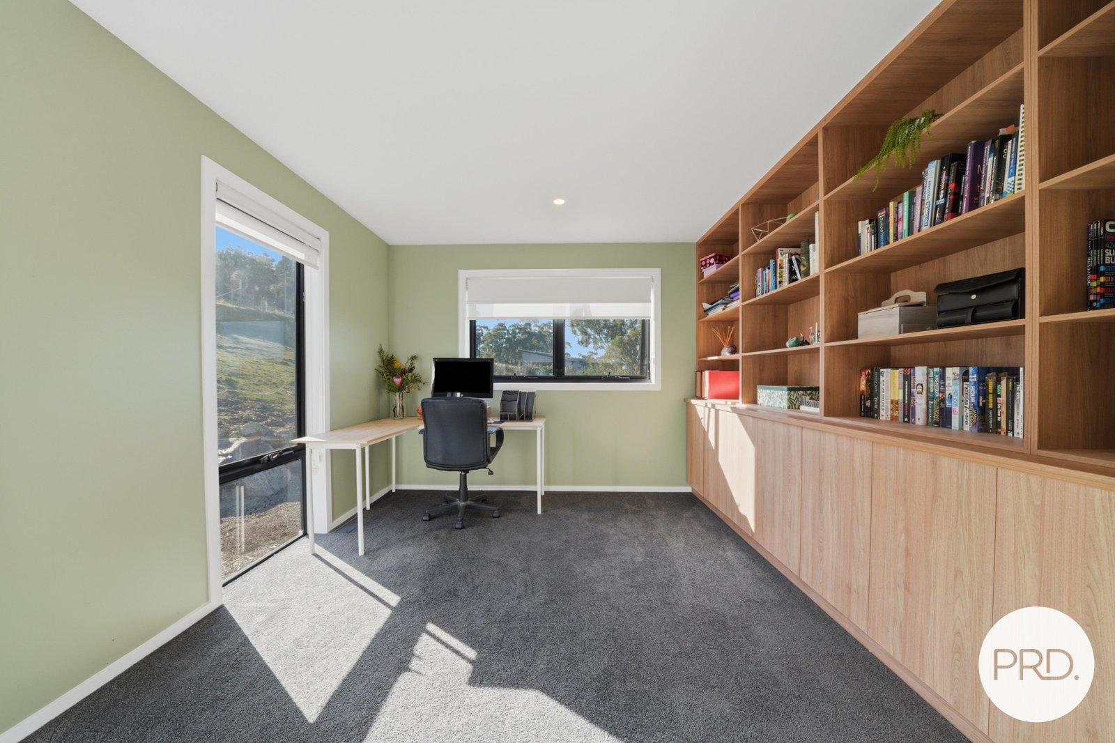 118 Cathedral Road MARGATE 11
