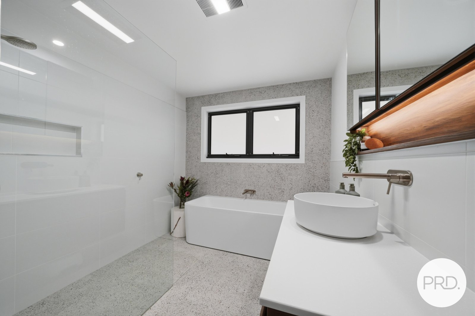 118 Cathedral Road MARGATE 13