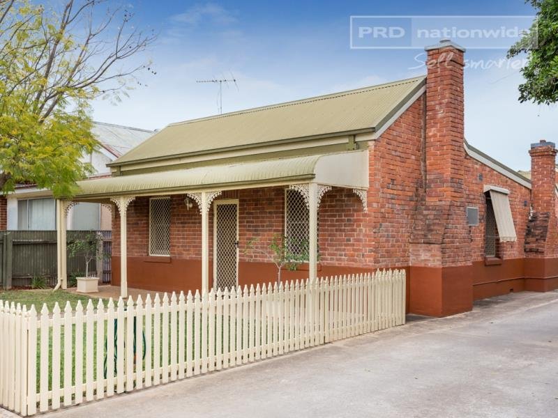 1/18 Darlow Street WAGGA WAGGA 1