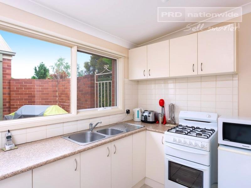 1/18 Darlow Street WAGGA WAGGA 6