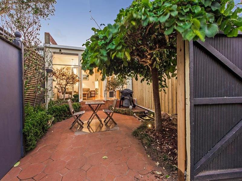 Gallery: 118 Dow Street