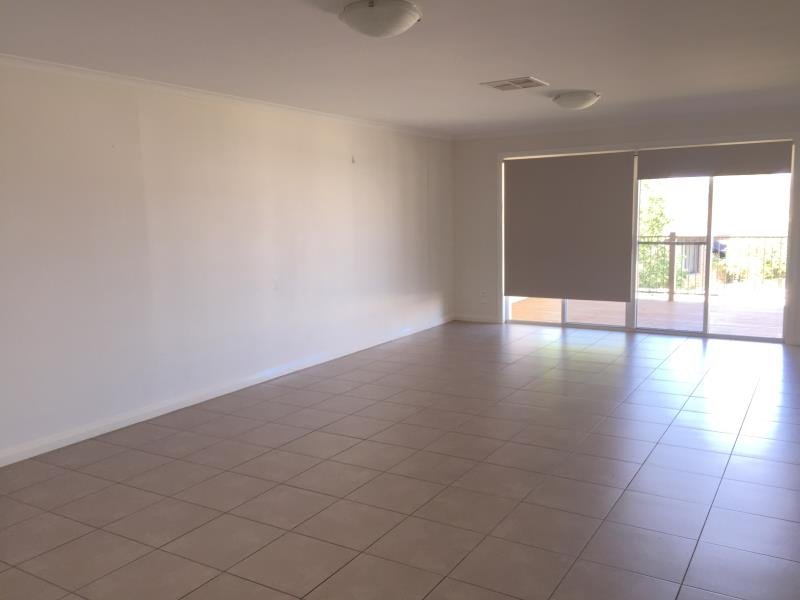 1/18 Fishermans Place TAMWORTH 2