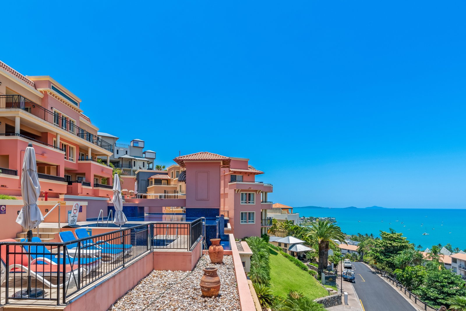 1/18 Golden Orchid Drive AIRLIE BEACH 4