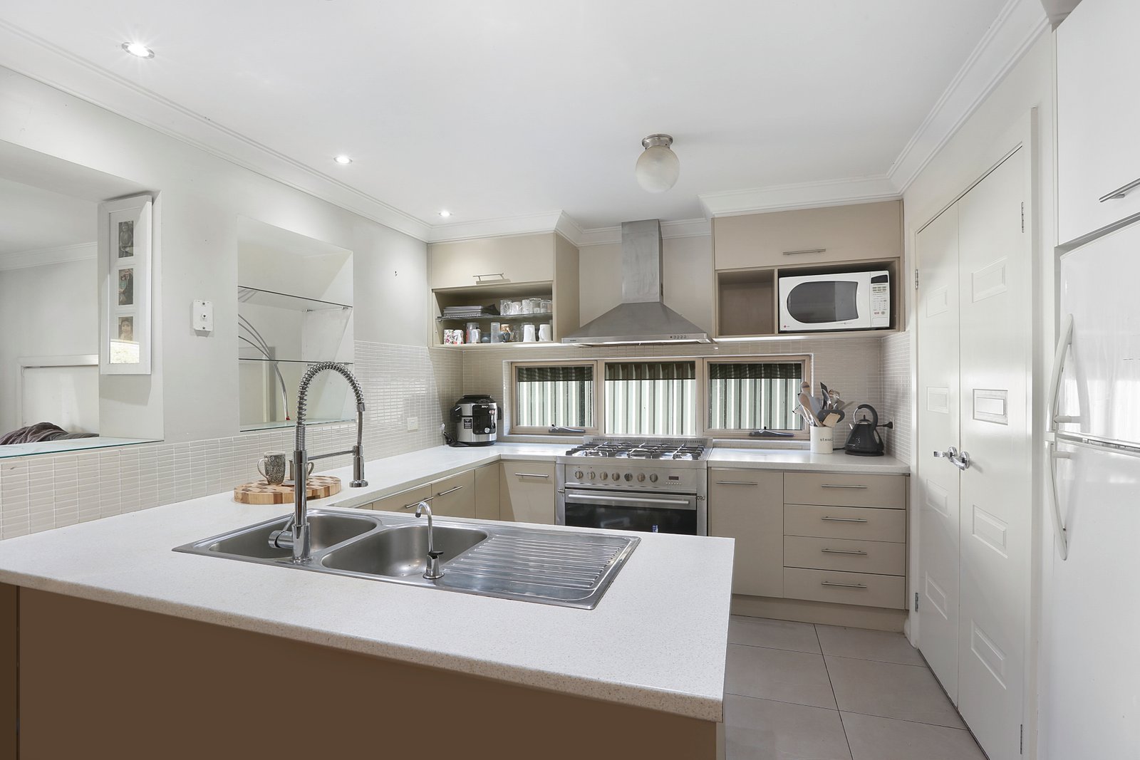 118 Haywards Bay Drive HAYWARDS BAY 4