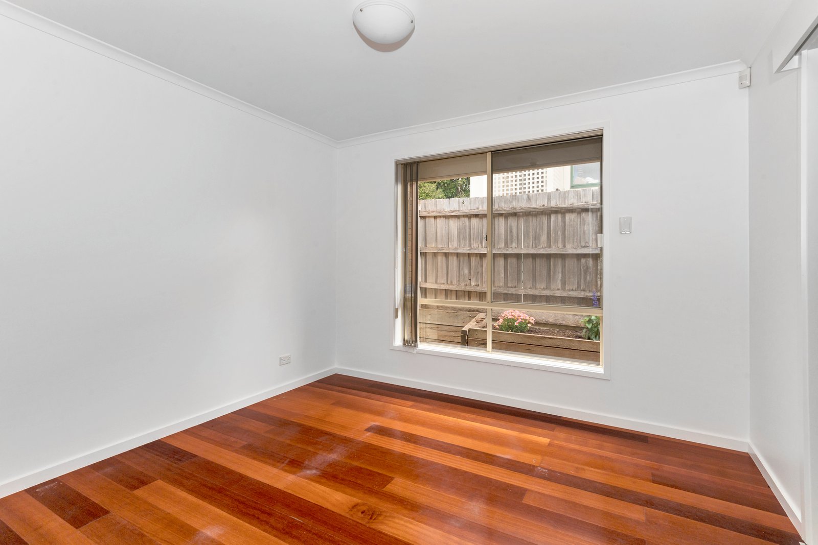 Gallery: 1/18 Jindabyne Avenue