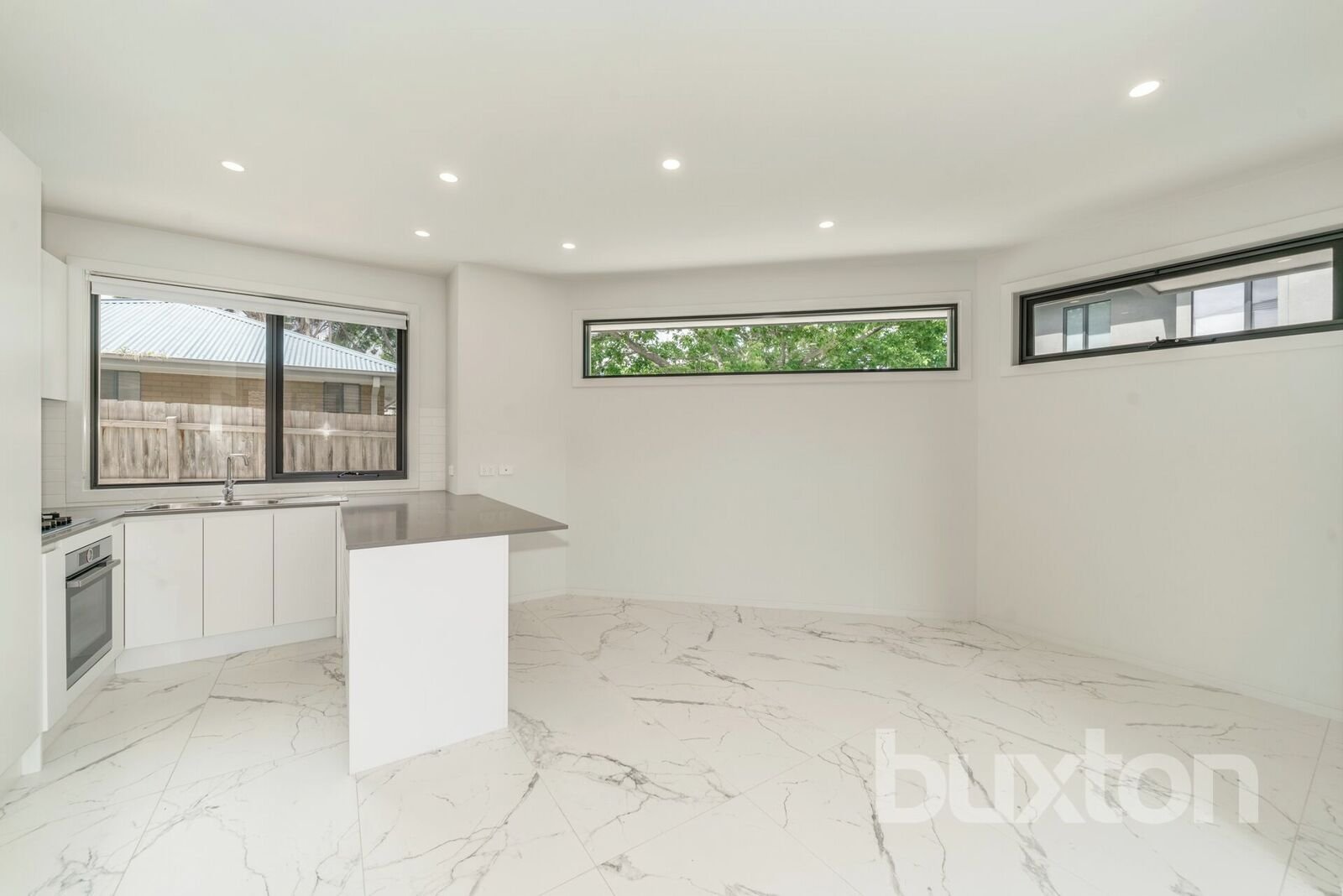 Gallery: 1/18 Mawarra Crescent