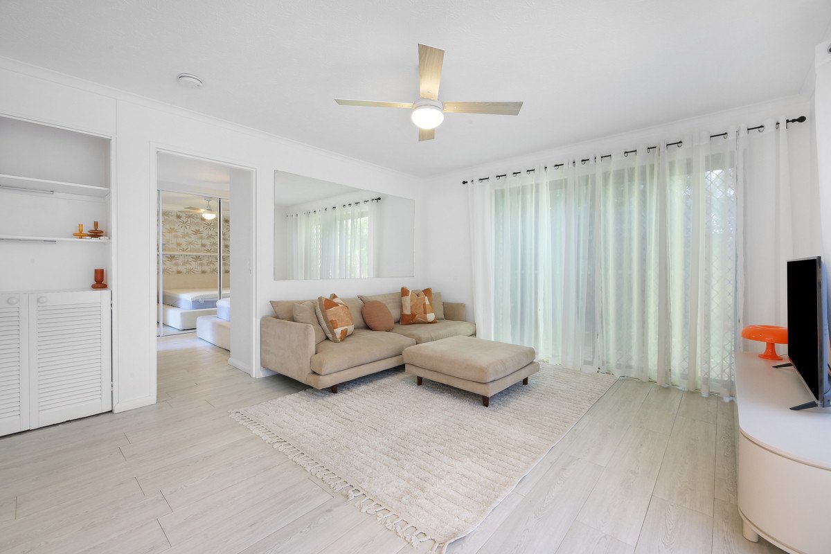 1/18 Murlong Crescent Palm Beach 10