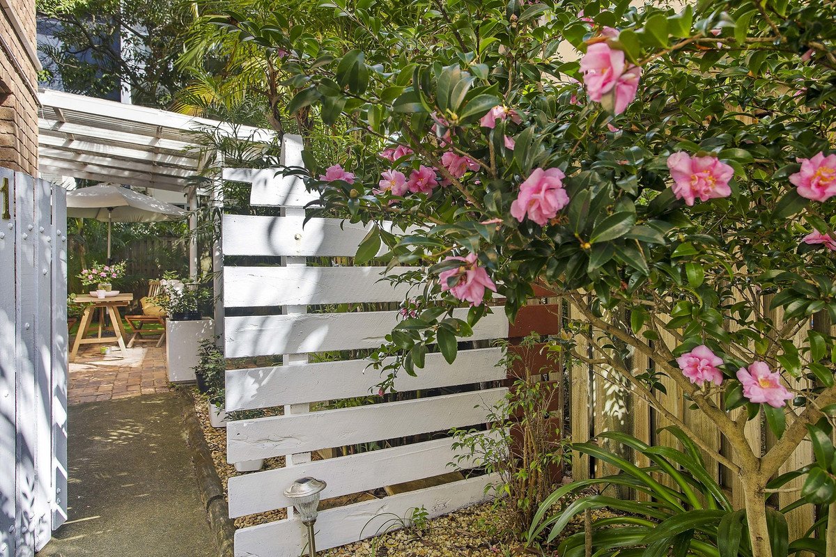 1/18 Murlong Crescent Palm Beach 12