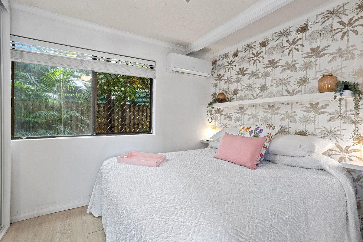 1/18 Murlong Crescent Palm Beach 7