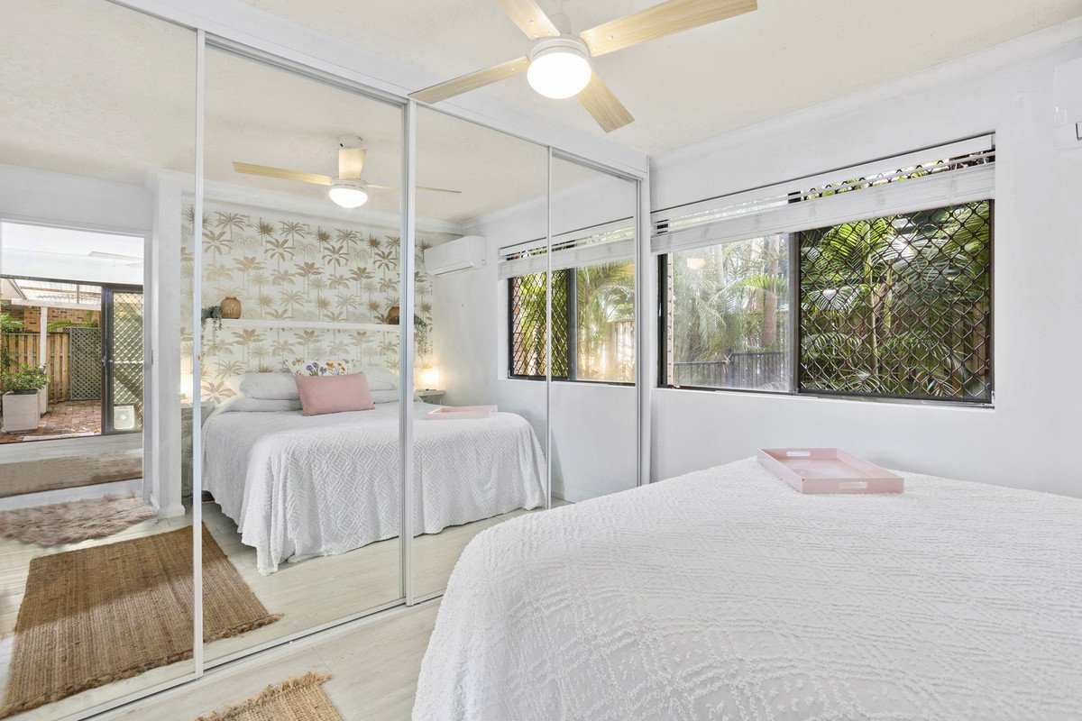 1/18 Murlong Crescent Palm Beach 9