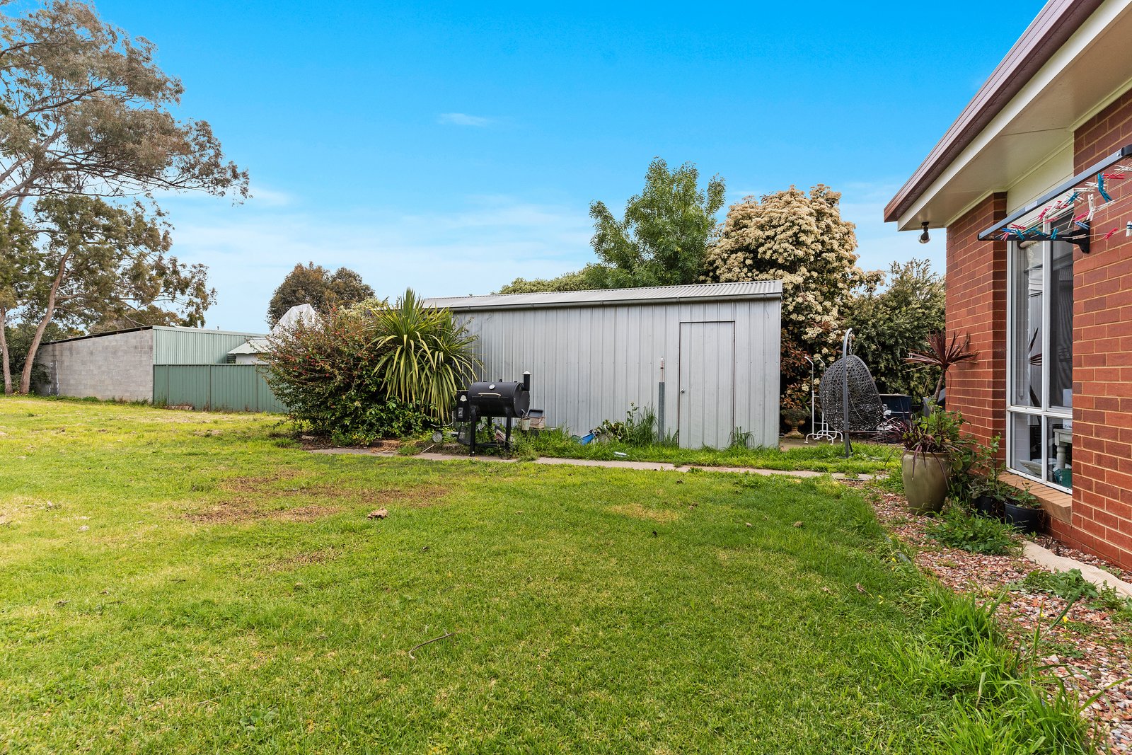 118 Neale Street FLORA HILL 9