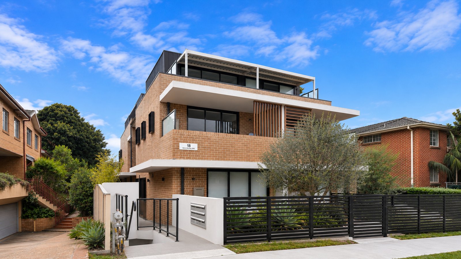 1/18 New Orleans Cres  MAROUBRA 7