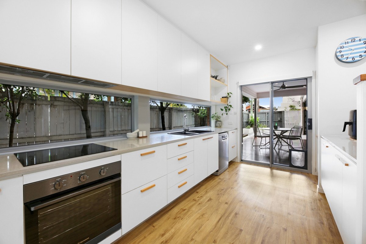 118 Nobby Parade Miami 7