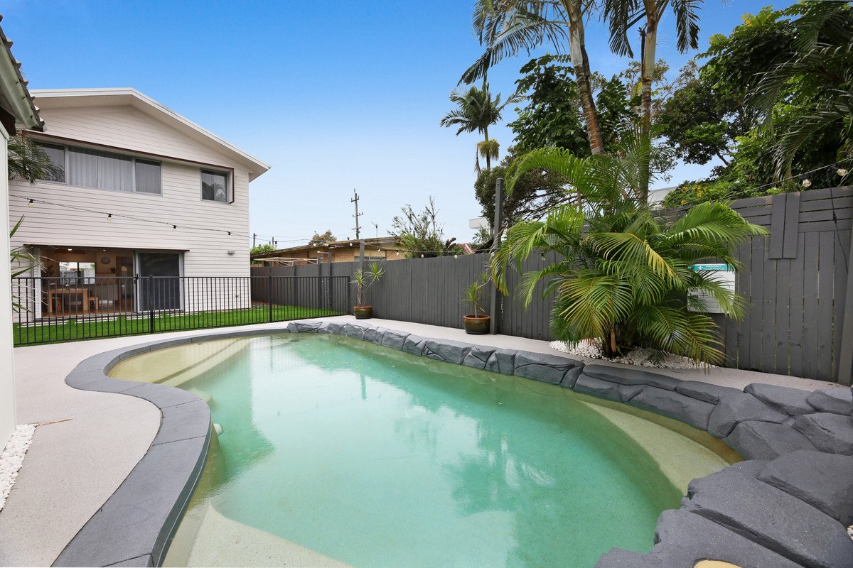 118 Nobby Parade Miami 22