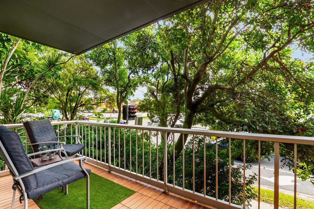 1/18 North Street Southport 4