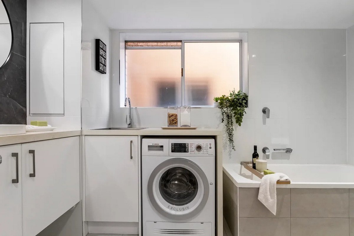 1/18 North Street Southport 11