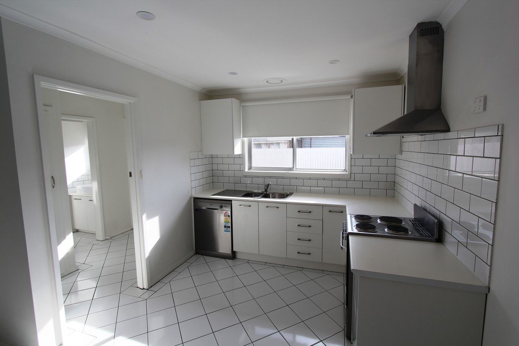 1/18 Romney Street WENDOUREE 2