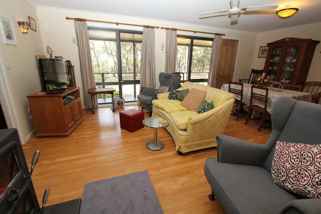 118 Station Lane CARNGHAM 6