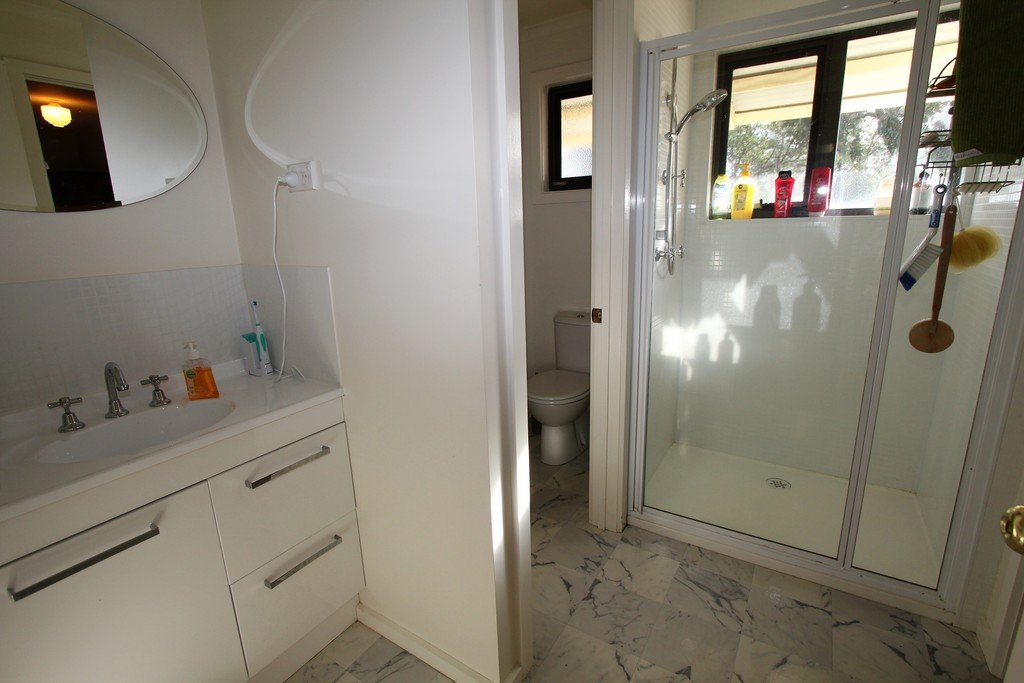 118 Station Lane CARNGHAM 11