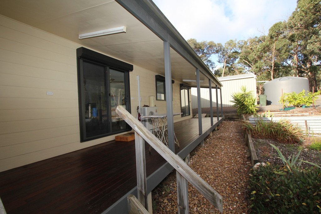 118 Station Lane CARNGHAM 14