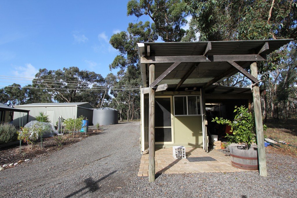 118 Station Lane CARNGHAM 15