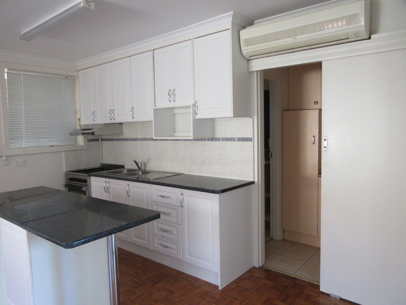 Gallery: 11/8 Tattenham Street