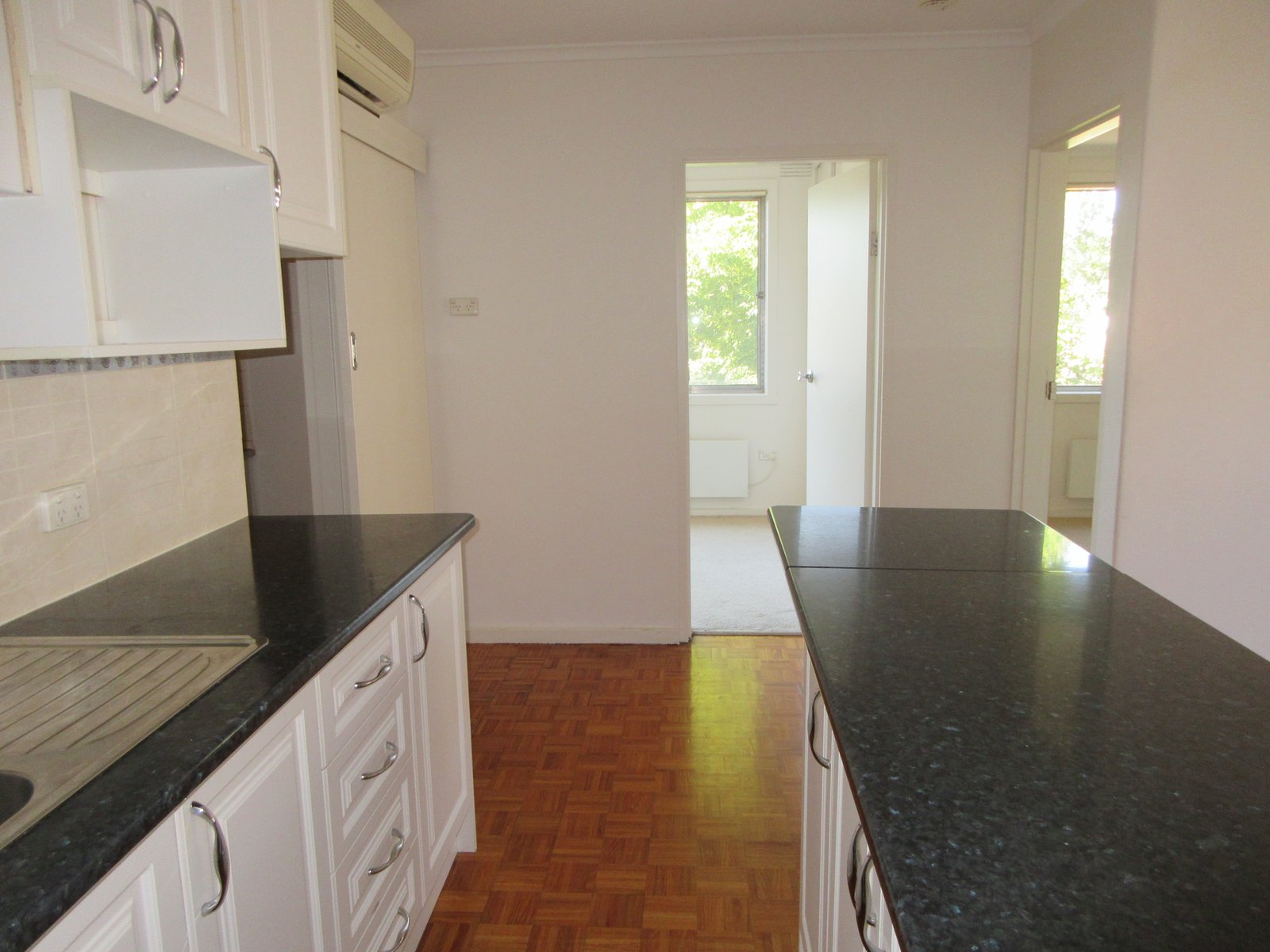Gallery: 11/8 Tattenham Street