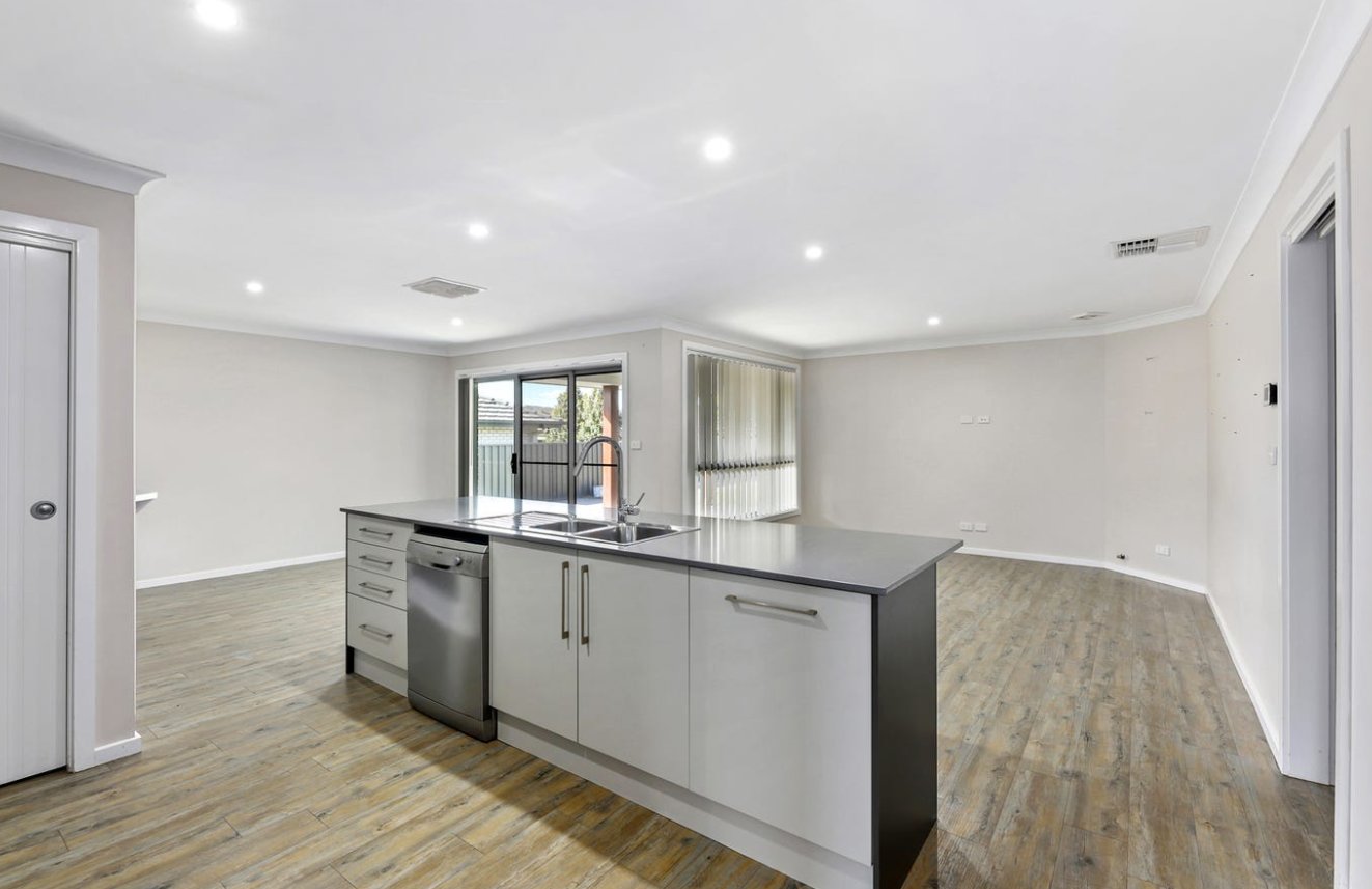 118 Verdelho Drive TAMWORTH 3